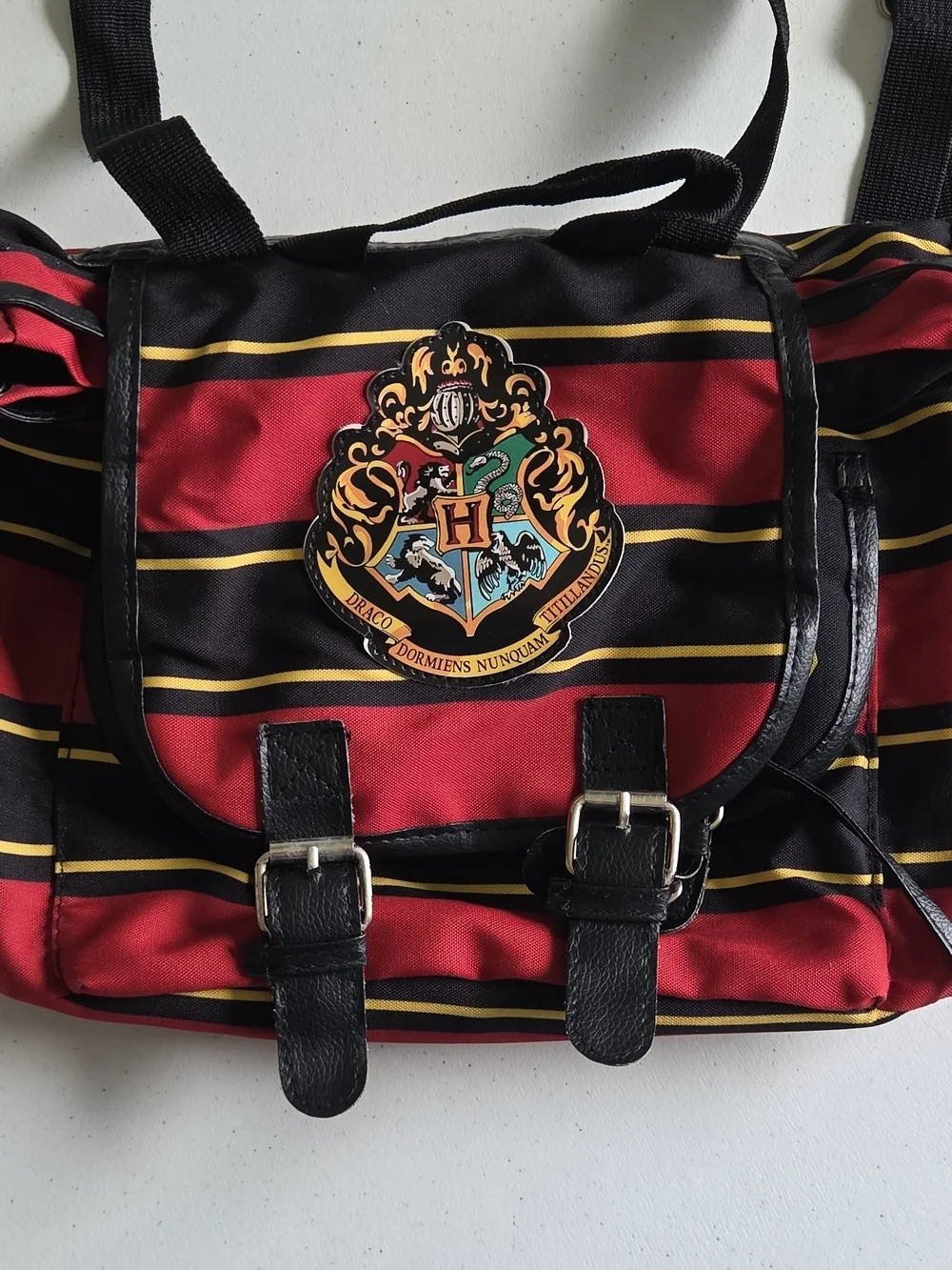 Hogwarts Harry Potter Striped Slouchy Rucksack Backpack Buckle Snaps Red/Black